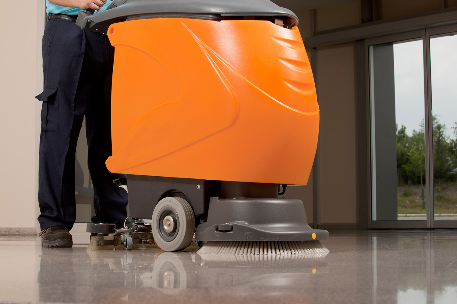 УБОРКА МАГАЗИНОВ И ТРЦ